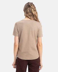 T-shirt pour femme en coton super peigné, coupe décontractée, couleur unie, ourlet incurvé, manches courtes stylisées - Product Image 4