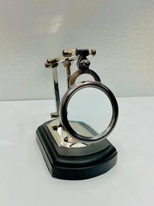 แว่นขยายปรับได้ ทนทาน ทำมือจากนิกเกิลและทองเหลืองสีดำ บนฐานไม้ |   แว่นขยายตั้งโต๊ะแบบคลาสสิก - Product Image 5