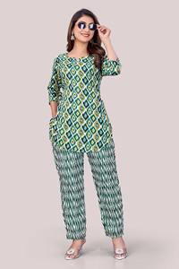 ชุดเซ็ตเสื้อผ้าผู้หญิงลายดอกไม้สีเขียวระบายอากาศได้ดี พรีเมียม 2 ชิ้น ชุดลำลอง คอทรงกลม เนื้อผ้านุ่ม ชุดวอร์มเข้าชุดกัน - Product Image 4