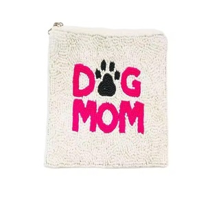 Monedero Rectangular de Alta Calidad con Estampado de Voleibol y Bordado de Flores con Cuentas de Seda Hecho a Mano para Mamás de Perros - Product Image 1