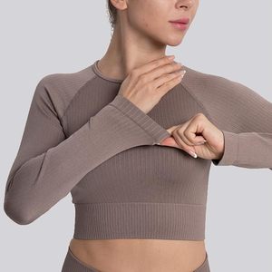 Ensemble de leggings extensibles effet seconde peau et soutien-gorge de sport confortable pour femmes - Product Image 1