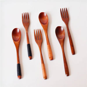 Ensemble de couverts en bois fabriqués en Inde pour des repas et un service alimentaire éco-responsables, disponible à la qualité et au prix d'exportation - Product Image 1