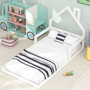 Letto singolo bianco per bambini con testiera a forma di casetta, design ispirato ai pavimenti in legno - Product Image 2