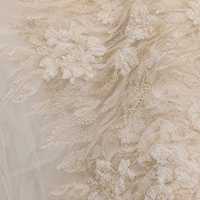 Tissu en dentelle Chantilly 3D floral blanc avec perles, perles tubulaires et sequins brodés, élégant et romantique, pour mariée, 5 yards (58 pouces)