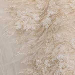 Tela de Malla de Encaje Chantilly Floral 3D Blanca con Perlas, Cuentas y Lentejuelas, Bordado Premium, Elegante y Romántico, para Novias, 5 Yardas - Product Image 5