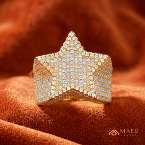Anillo de Sello Estrella Premium con Acabado en Oro Amarillo de 18k, Banda con Micro Pavé Completo de Diamantes Baguette, Joyería Hip Hop para Raperos - Product Image 5
