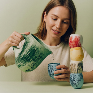 Ensemble de tasses à thé modernes réutilisables en résine faites à la main avec motif marbré pour les fêtes et le thé de l'après-midi, cadeau pour adultes - Product Image 1