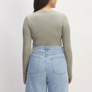 Fabricant de vêtements en gros – T-shirt d'été respirant à manches longues personnalisé pour femme – T-shirt confortable et respirant - Product Image 2