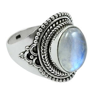 Anillo artesanal de piedra lunar arcoíris natural, hecho con plata de ley 925, corte ovalado, estilo bohemio, regalo para él. - Product Image 1