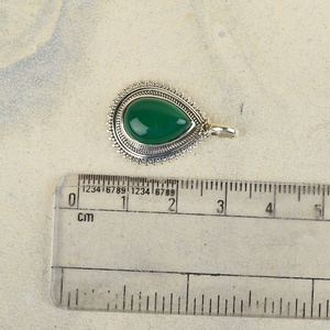 Pendentif en pierre précieuse en forme de goutte d'eau émeraude, argent sterling 925, bijoux faits à la main, charme pour femmes - Product Image 3