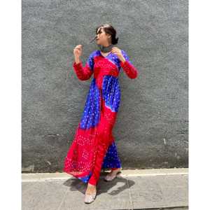 Ensemble de costume Bandhej exclusif en rouge, bleu et multicolore, élégant et stylé - Product Image 3