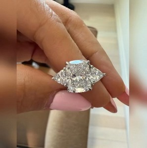 Anillo de diamante cultivado en laboratorio de 4 quilates con corte alargado para mujer, joyería de lujo de plata de ley 925 para boda y compromiso. - Product Image 1