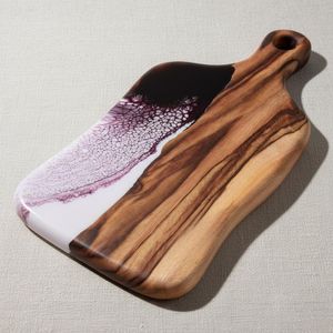 Planche à découper en bois et résine époxy moderne, luxueuse, faite à la main, accessoire multifonctionnel pour la cuisine et la salle à manger - Product Image 3