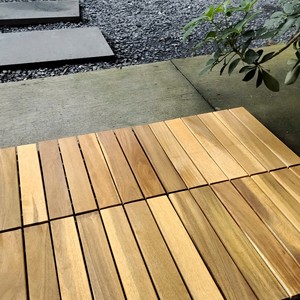 Dalles de terrasse en WPC à emboîtement, antidérapantes, résistantes aux UV, brossées, carrées, pour extérieur, style européen, 12 po x 12 po, vente en gros - Product Image 3