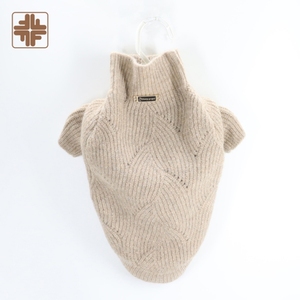 Suéter Clásico de Lujo para Perro con Mezcla de Poliéster, Transpirable y Duradero para los Días Fríos de Invierno - Product Image 1