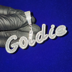 Pendentif Lettre Goldie Hiphop en Argent 925 Plaqué Or avec Moissanite Taille Brillant Sertie Griffe, Bijou Unisexe Thème Luxe - Product Image 4