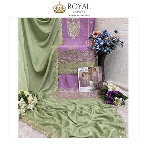 Nouvelle collection de vêtements ethniques de créateurs, magnifiques ensembles de costumes pakistanais en soie Chinnon avec broderies et perles. - Product Image 4