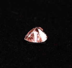 เพชร OM GEMS 1.00 กะรัต รูปหัวใจสีชมพู เจาะด้วยเลเซอร์ ได้รับการรับรองจาก IGI สำหรับทำเครื่องประดับ เพชรสีแฟนซี เพชรแล็บ - Product Image 5