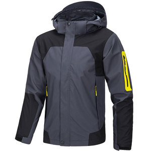 Veste de sport imperméable à capuche noire pour homme avec logo jaune, coupe classique, en polyester, pour l'automne - Product Image 1