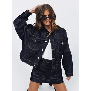Veste en jean bleu déchiré pour femmes grandes tailles, avec plusieurs poches, manches longues, style vintage et détails en perles - Product Image 6