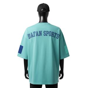 T-shirt homme surdimensionné en coton jersey respirant, couleur turquoise, logo personnalisé par transfert thermique, 100% coton, coupe ample, imprimé. - Product Image 2