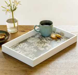 Plateau de rangement rectangulaire en MDF avec motif floral et finition laquée pour table, bureau et salle de bain, idéal pour bijoux, vaisselle et service alimentaire - Product Image 1