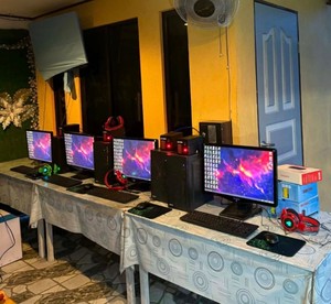 ชุดอินเทอร์เน็ตดาวเทียมพกพา Starlink Gen V3 พร้อมเราเตอร์อีเธอร์เน็ต เสาอากาศแบบจาน อุปกรณ์บรอดแบนด์ - Product Image 1