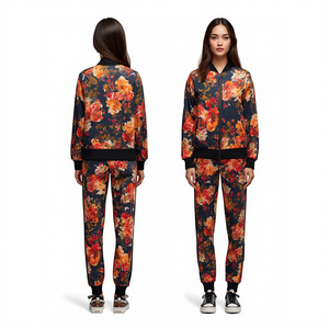 Ensemble de survêtement de sport pour femmes à imprimé floral, deux pièces - Product Image 1