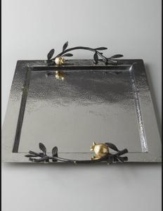 Lavie Creations – Nouveauté : Ensemble de chocolats de luxe en métal argenté style Art Déco de Dubaï, motif floral/fruité en relief, idéal pour Diwali/Mariage - Product Image 5