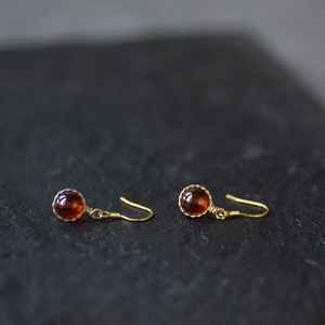 ต่างหูห้อยประดับโกเมน หินประจำเดือนมกราคม ต่างหูแฮนด์เมดสไตล์มินิมอล ของขวัญสำหรับเธอ เงินแท้ 925 ทอง 14k - Product Image 5