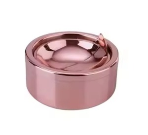 Cendrier en métal contemporain, durable, résistant au vent, pour l'extérieur et l'intérieur, accessoire de table élégant pour fumeurs - Product Image 1