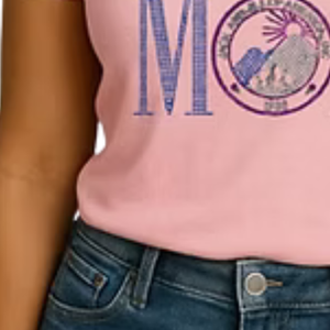 Camiseta Rosa con Logo MOM para Mujer, Ropa Casual para el Día a Día, Estilo Urbano, Cómoda, a la Moda - Product Image 5