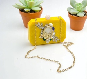 Bolso de mano tipo clutch para mujer, estilo minimalista, con resina en espiral, moderno, con cuentas decorativas, ideal para fiestas y bodas, al mejor precio. - Product Image 4