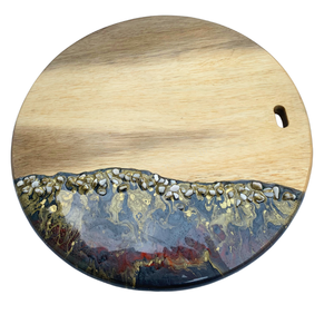 Planche à découper en bois naturel irrégulier avec design vague en résine violette et turquoise, décoration moderne, durable et artisanale - Product Image 4