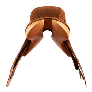 Selle de polo prête pour le tournoi, dotée d'un design de selle profonde, d'une finition en cuir robuste et d'un soutien sécurisé pour les cavaliers professionnels. - Product Image 3