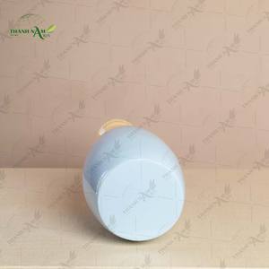 Vase en bambou artisanal de style Art déco pour les intérieurs modernes et luxueux en provenance du Vietnam - Product Image 3