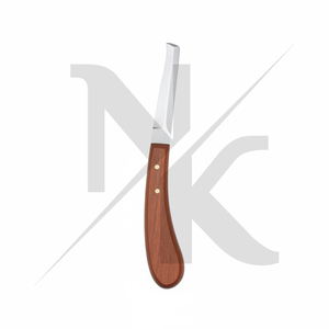 Kit de fermeur de chevaux professionnel 7 pièces en acier forgé robuste, comprenant pinces à sabots, râpes, couteaux, et un ensemble de rouleaux ajustables et réutilisables - Product Image 6