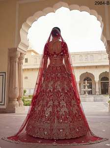 ชุดเลเฮนกาสำหรับเจ้าสาวผ้าไหมอย่างดี ปักลายต้นมะพร้าวและดอกไม้สวยงาม - Product Image 5