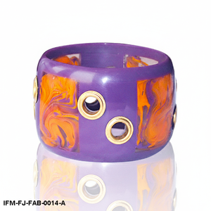 Brazalete Retro Y2K de Resina Morada con Incrustaciones Naranja Marmoleadas y Detalles Dorados, Regalo para Ella - Product Image 5