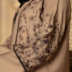 Abaya de alta calidad para mujer, tela suave, estilo elegante, para uso casual y formal. - Product Image 5