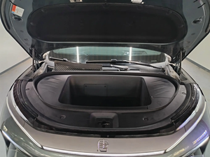 BYD Tang L Atto 8 EV 2025, SUV électrique haut de gamme avec LiDAR, 600 km d'autonomie, transmission intégrale, 8600 km de kilométrage parcouru - Product Image 6