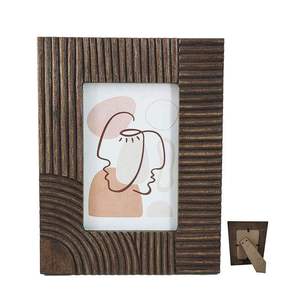 Marco de fotos de madera rectangular hecho a mano, diseño rústico en relieve, para exhibición vertical en mesa, impresión UV a todo color, decoración para el hogar, decoración de pared. - Product Image 4