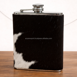 ปลอกใส่ขวดเหล้าสแตนเลสหุ้มหนังแกะสลักลายดอกไม้สไตล์วินเทจ พกพาสะดวก ของขวัญสำหรับผู้ชาย - Product Image 5