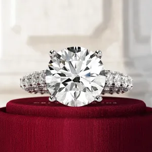 Anillo de Compromiso de Lujo con Diamante Cultivado en Laboratorio IGI de 5 Quilates, Corte Brillante, E VVS2, Oro de 14k/18k, Total de 9 Quilates, Banda Catedral con Pavé - Product Image 1