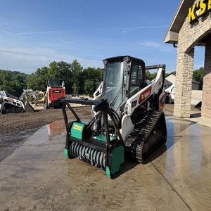 Cargadora compacta Bobcat con trituradora, maquinaria de movimiento de tierras para manejo de materiales de construcción y tareas pesadas - Product Image 6