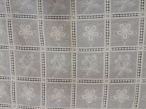 Tissu en coton peigné 100 % léger et respirant, broderie Dori blanche, idéal pour robes et hauts tendance – Vente flash - Product Image 3