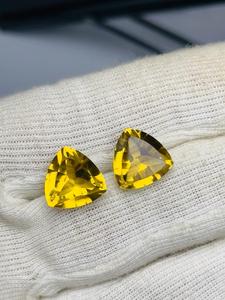 Paire de citrines naturelles de qualité AAA, taille trillion, 11,92 carats, couleur jaune doré vif assortie, lustre excellent, qualité bijoux IGI - Product Image 6