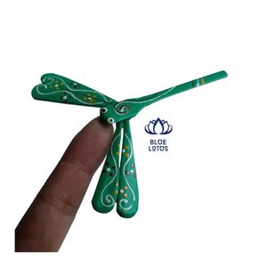 Libélula de Bambú Ecológica Tradicional de Alta Calidad, MÁS VENDIDA |   Adorno de Escritorio Hecho a Mano Natural para Año Nuevo - Product Image 1