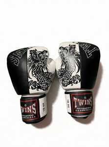 Guantes de Boxeo de Piel Negros Personalizados de Última Moda, con Cierre de Gancho y Bucle Ajustable, para Kick Boxing y Artes Marciales - Product Image 2