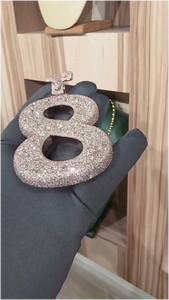 จี้ห้อยคอฮิปฮอปประดับเพชรโมอิสซาไนต์รูปตัวอักษรและตัวเลข  สำหรับทุกเพศ  ทำจากเงินแท้ 925 ชุบทองคำขาว  งานจิวเวลรี่แฟชั่น - Product Image 4